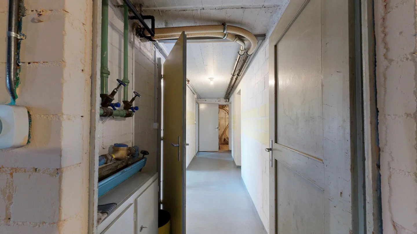 Well-maintained two-family house with large garden and expansion potential - Photo 22 of 25