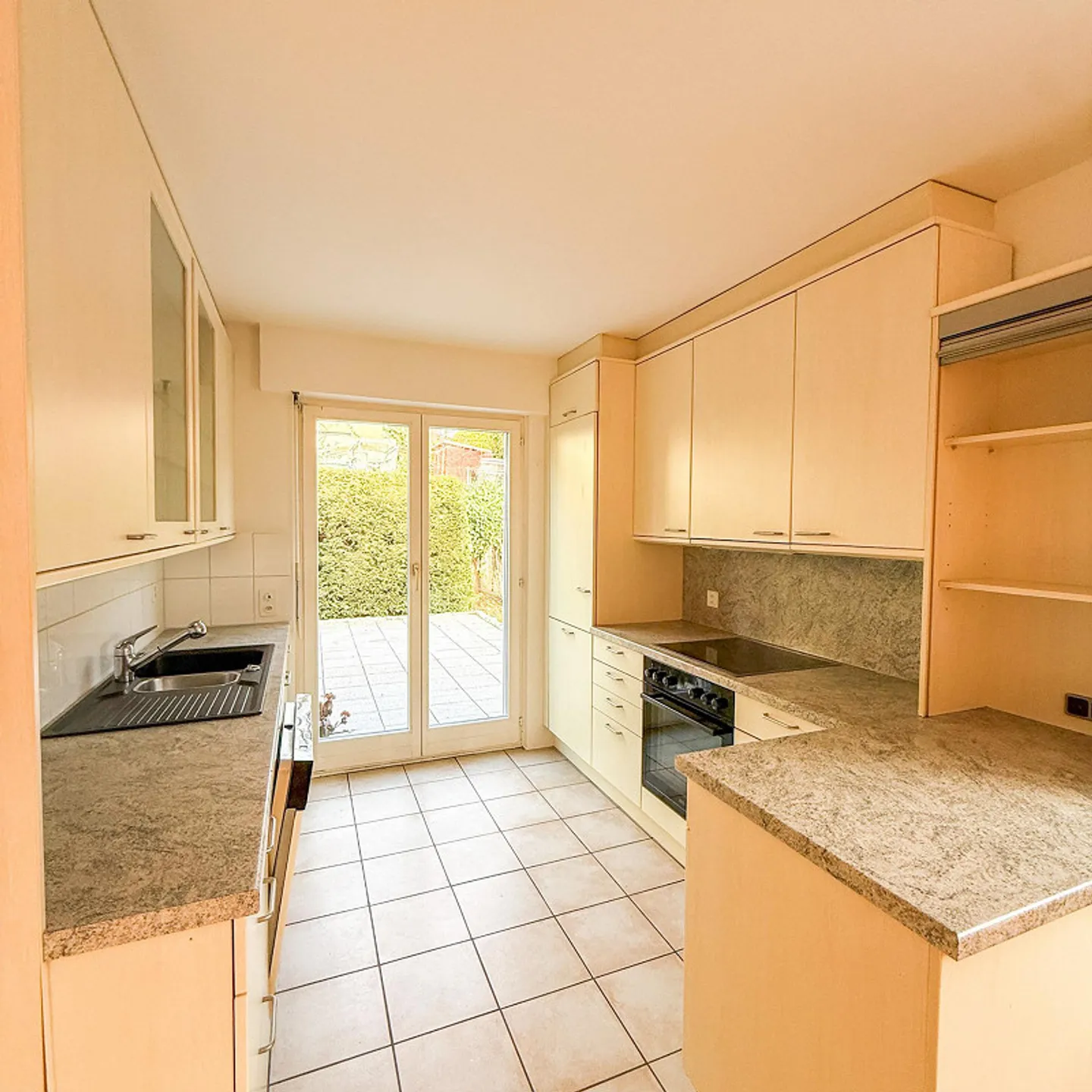 5.5-Room Single-Family House with Plenty of Space for Your Living Ideas - Photo 5 of 18