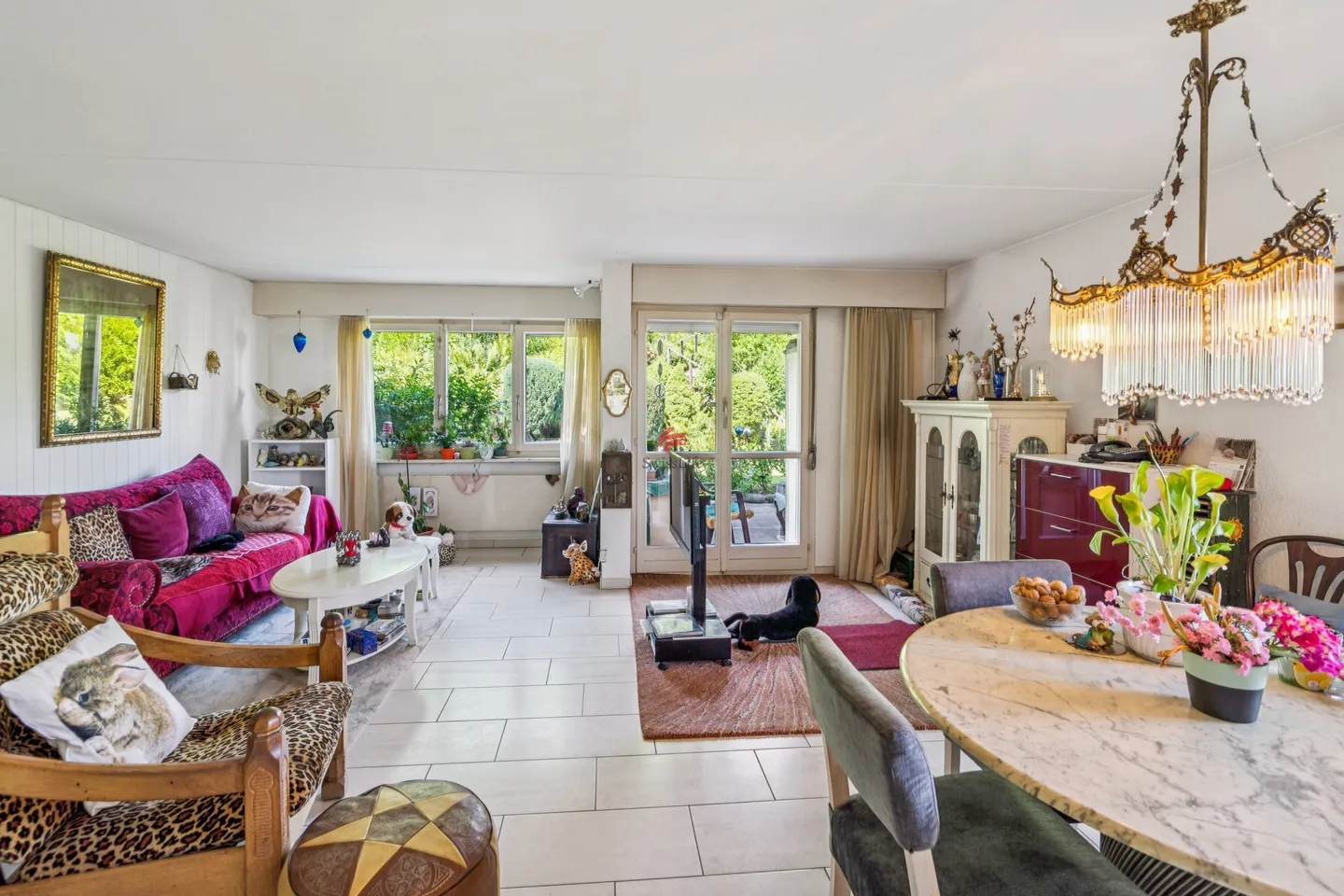 Maison de ville avec de nombreuses possibilités d'aménagement et jardin - Photo 2 sur 10