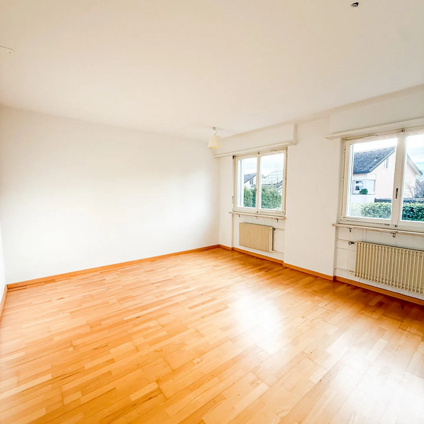 5.5-Room Single-Family House with Plenty of Space for Your Living Ideas - Photo 6 of 18