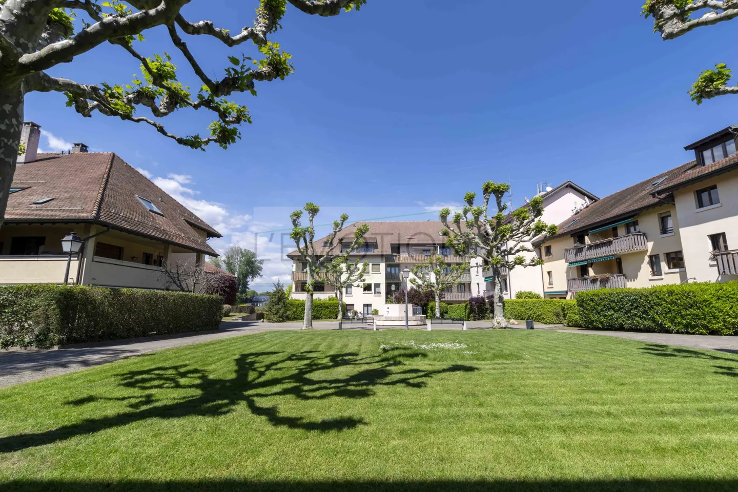 Elegant 5-Room Apartment in Corsier - Photo 1 of 19