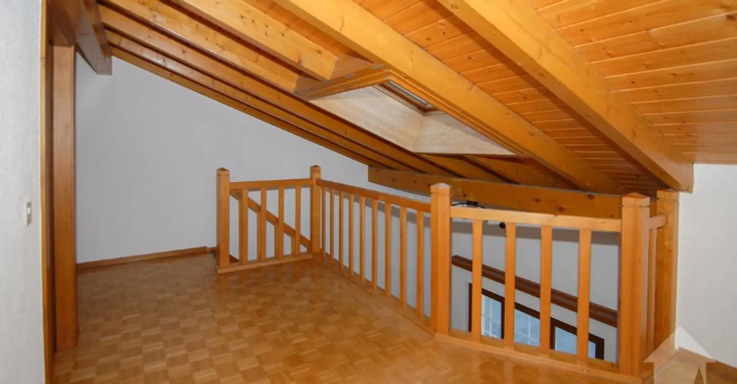 Spacious duplex apartment at the Bains de Saillon - Photo 4 of 12
