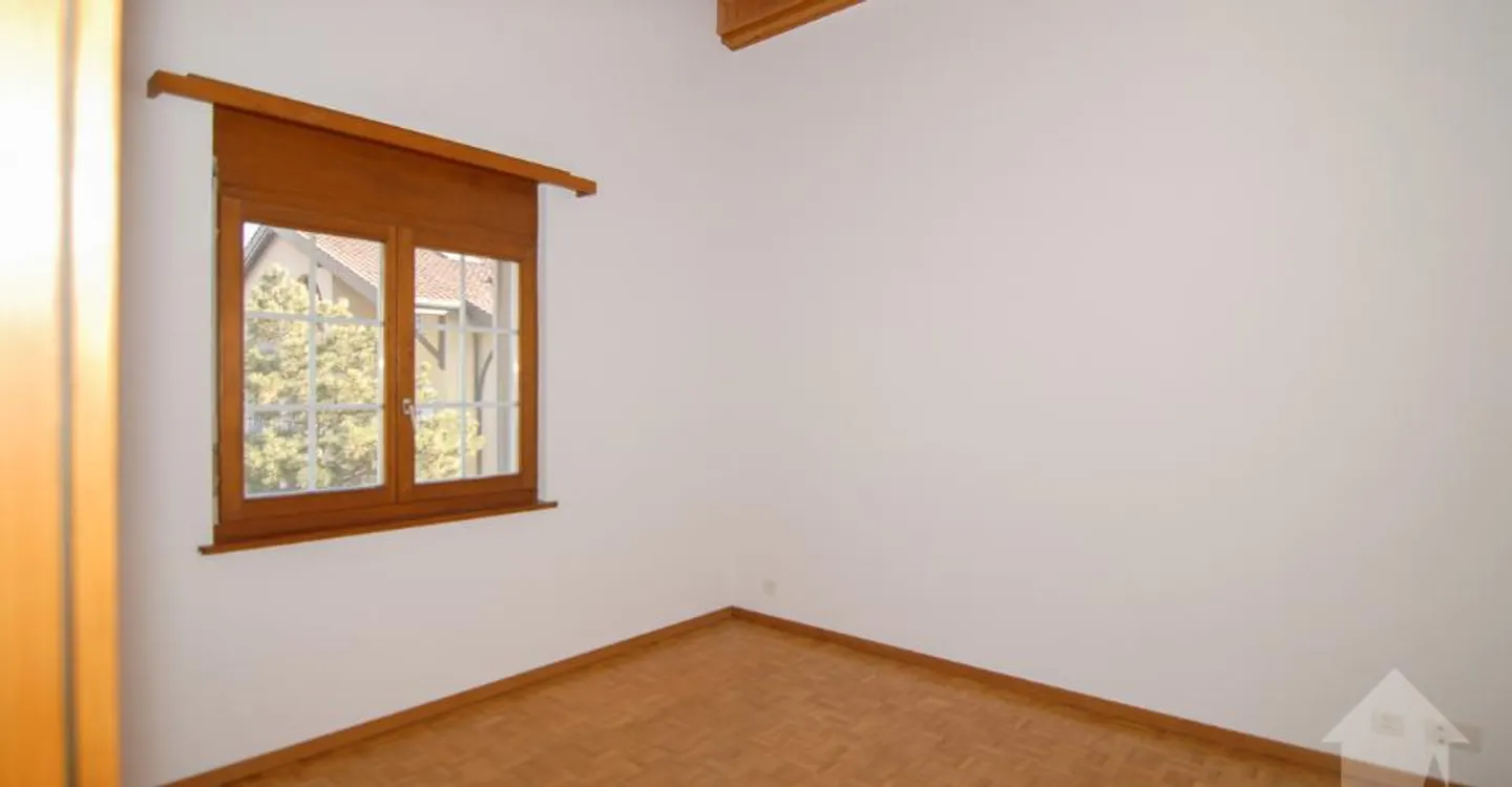 Spacious duplex apartment at the Bains de Saillon - Photo 5 of 12