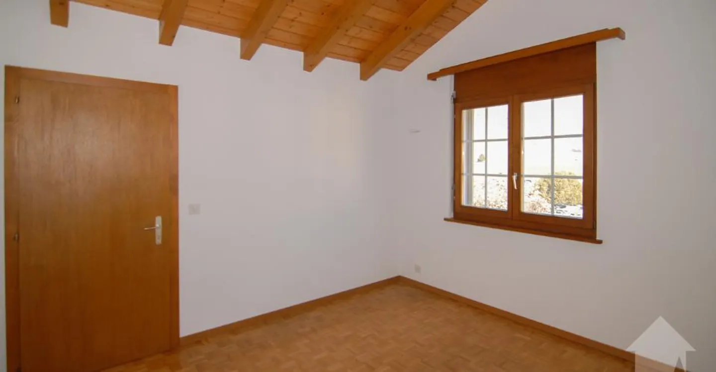 Spacious duplex apartment at the Bains de Saillon - Photo 6 of 12