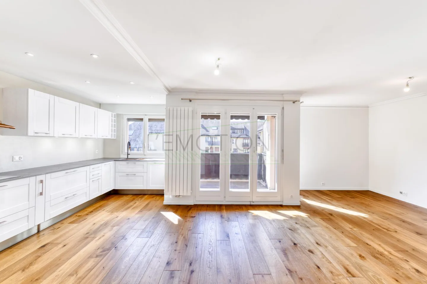 Elegant 5-Room Apartment in Corsier - Photo 2 of 19