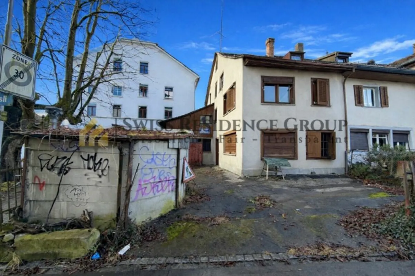 A Home to Recreate! End Row House with Approved Project in Zurich-Höngg! Bidding Process! - Photo 2 of 3