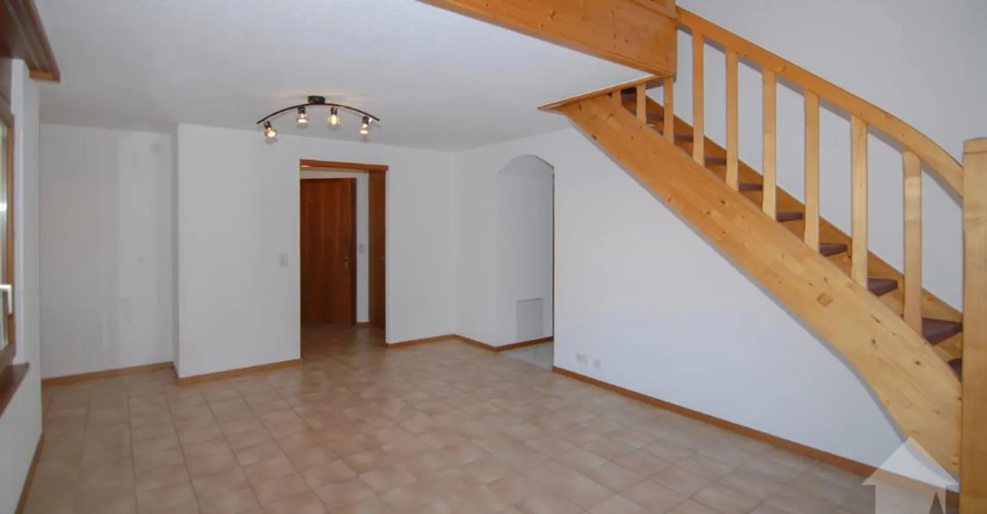 Spacious duplex apartment at the Bains de Saillon - Photo 2 of 12
