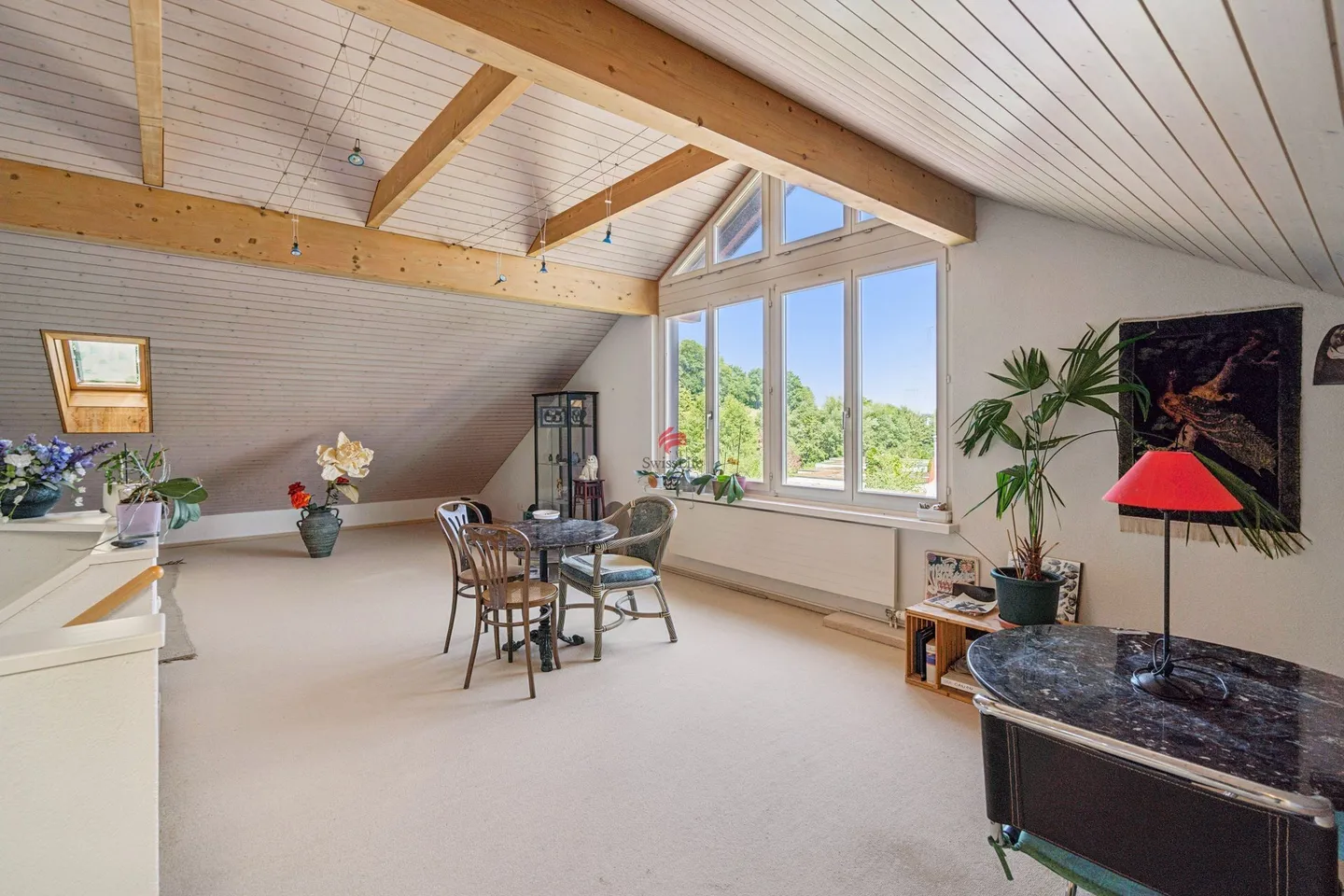 Maison de ville avec de nombreuses possibilités d'aménagement et jardin - Photo 4 sur 10