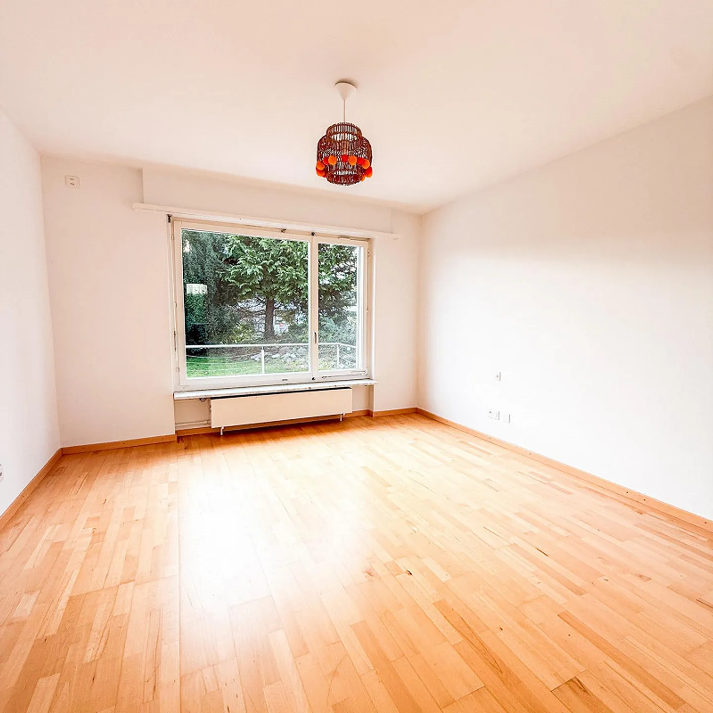 5.5-Room Single-Family House with Plenty of Space for Your Living Ideas - Photo 7 of 18