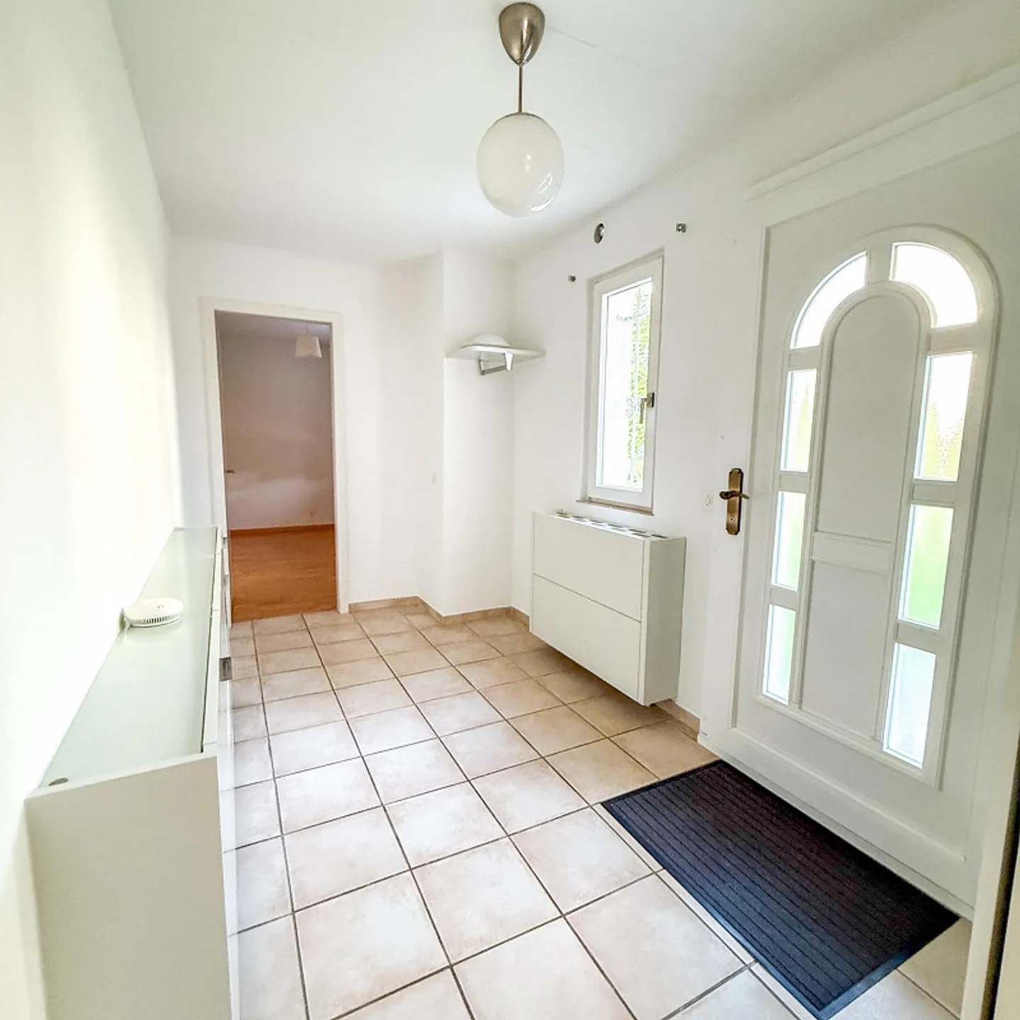 5.5-Room Single-Family House with Plenty of Space for Your Living Ideas - Photo 9 of 18