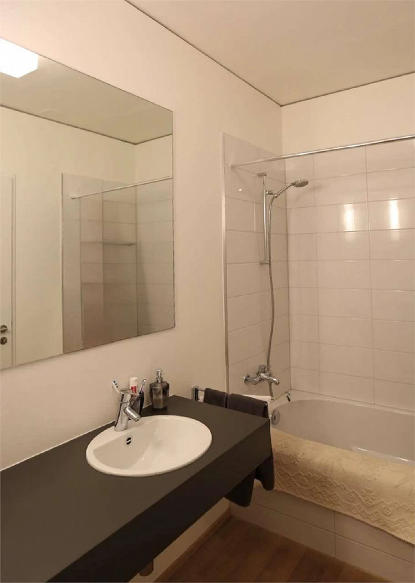 In affitto a Lugano centro, loft ammobiliato con veranda - Foto 7 di 7