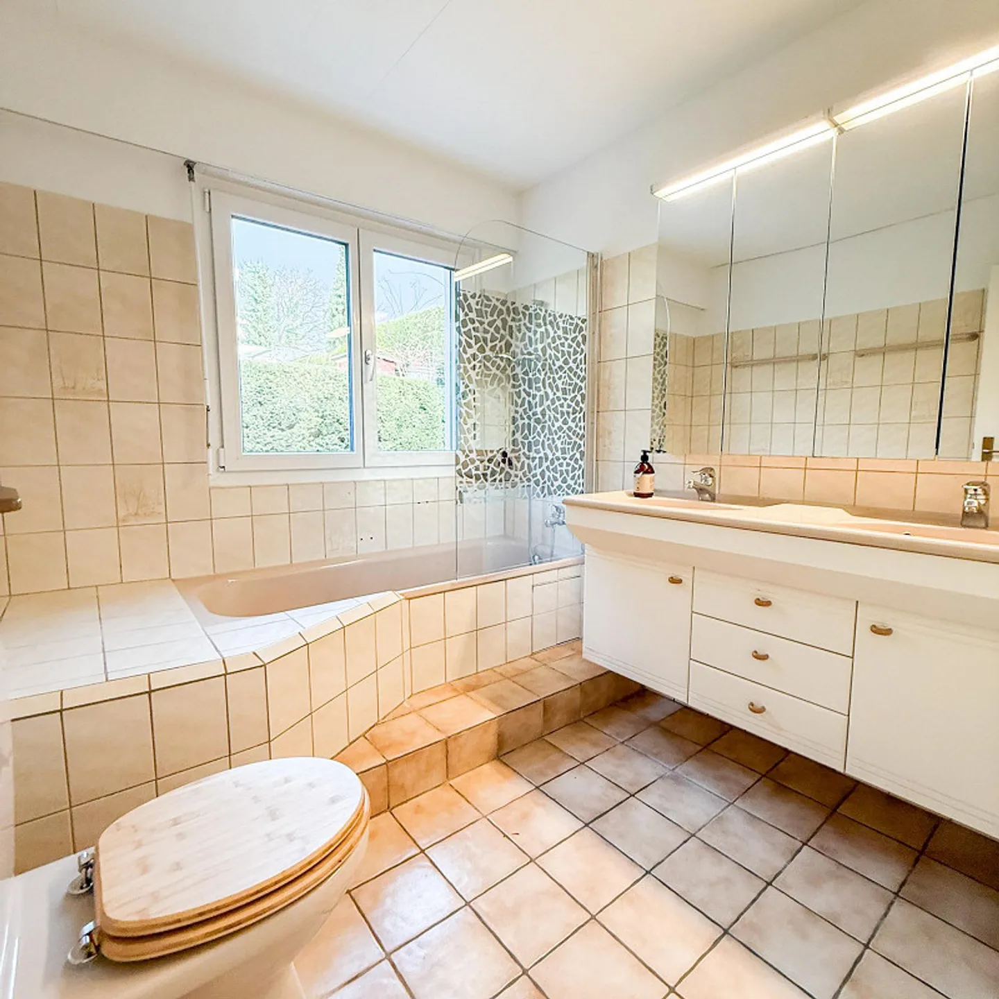 5.5-Room Single-Family House with Plenty of Space for Your Living Ideas - Photo 14 of 18