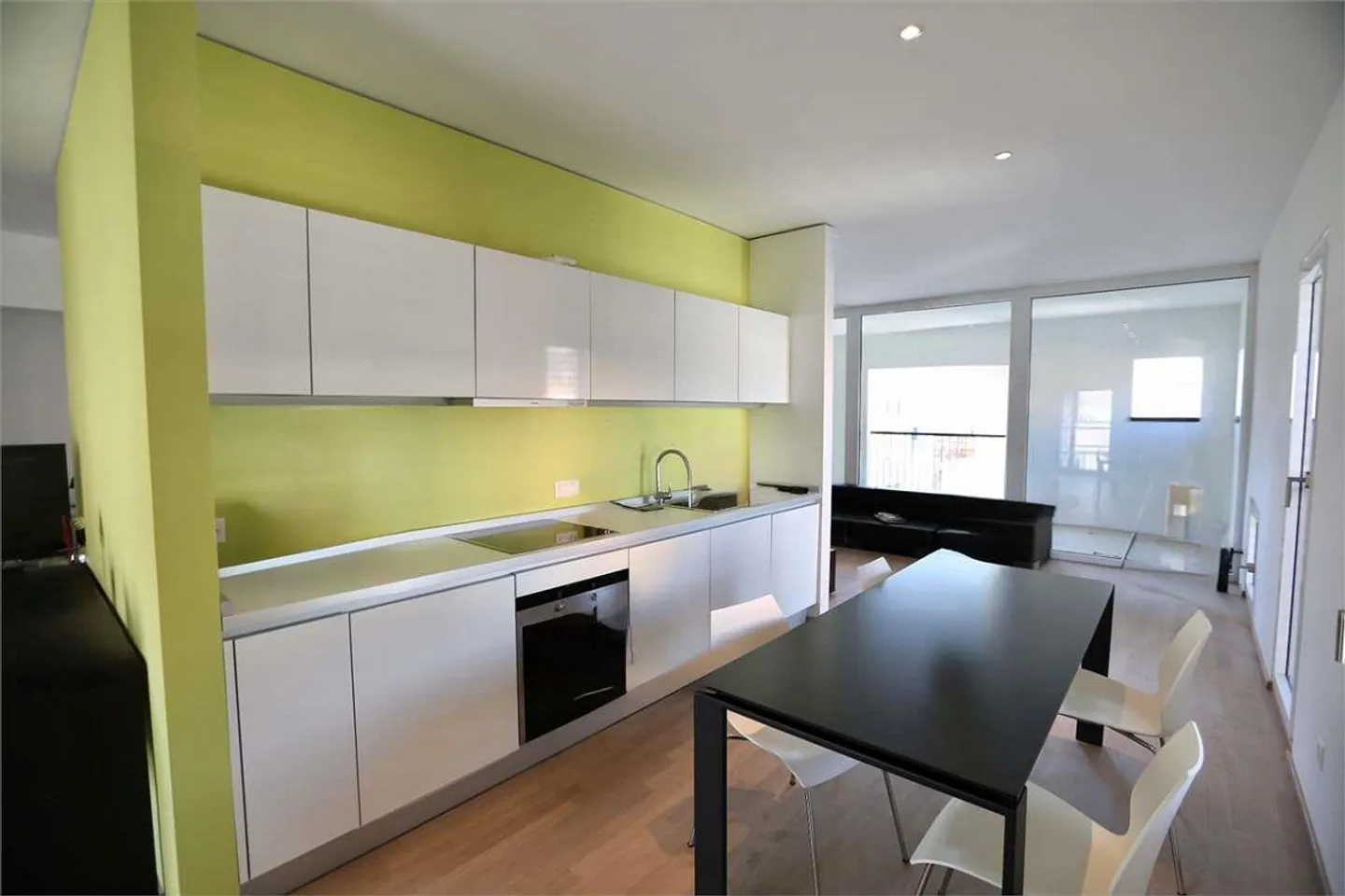 In affitto a Lugano centro, loft ammobiliato con veranda - Foto 2 di 7