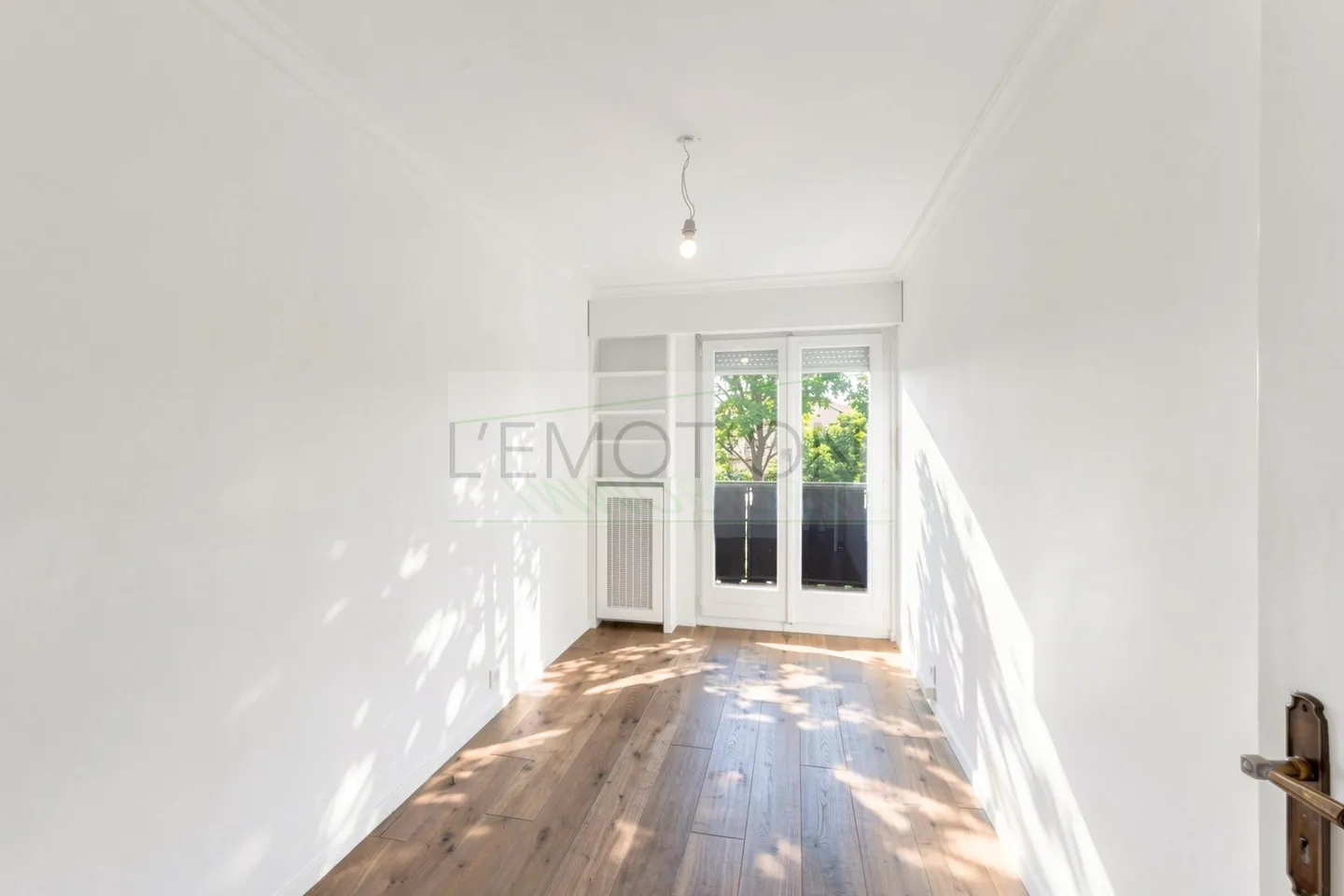 Elegant 5-Room Apartment in Corsier - Photo 10 of 19