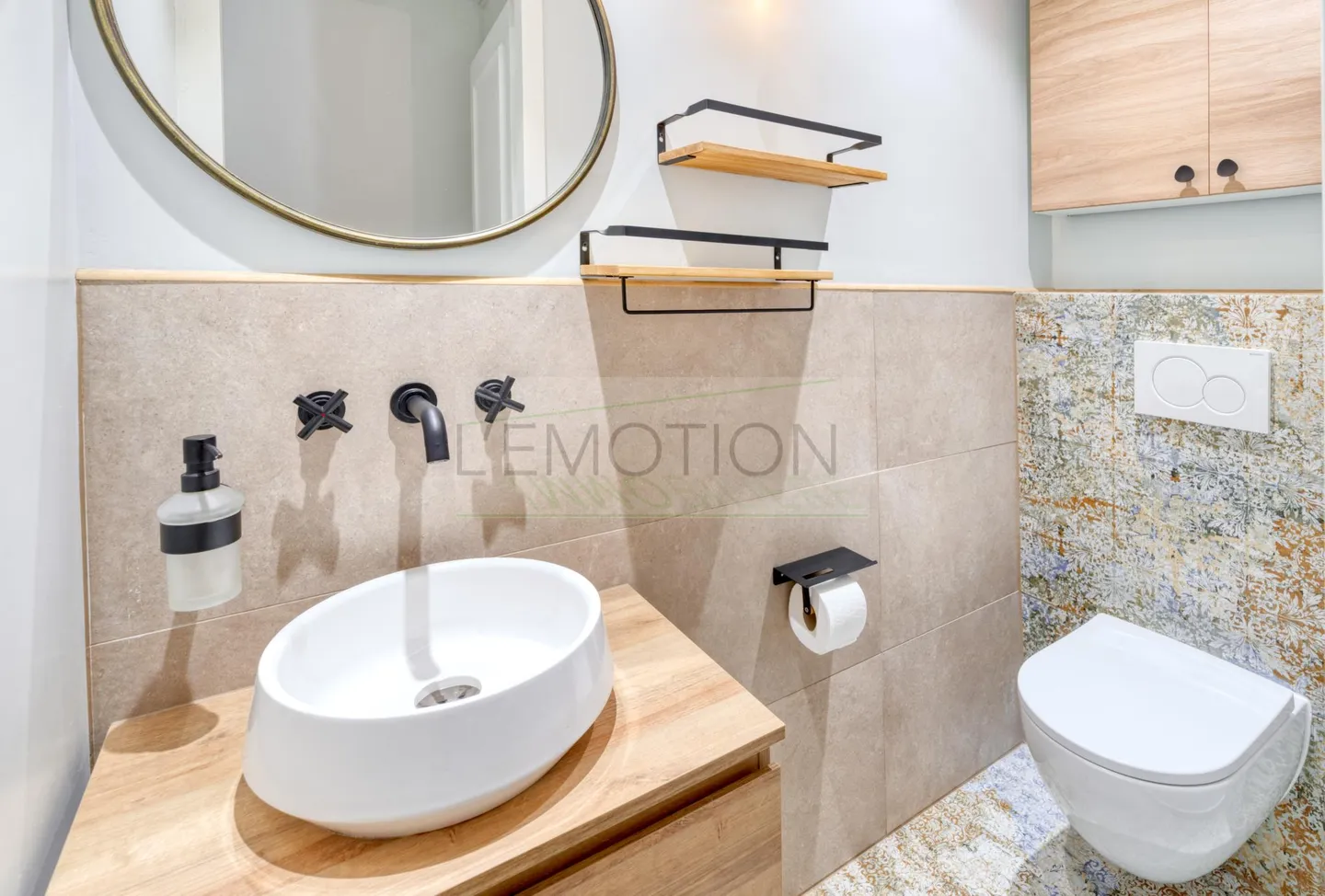 Elegant 5-Room Apartment in Corsier - Photo 14 of 19