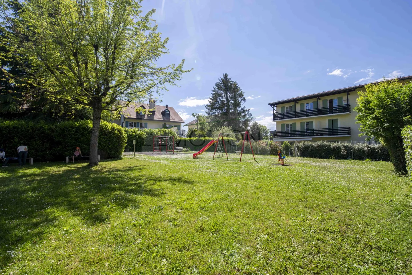 Elegant 5-Room Apartment in Corsier - Photo 17 of 19