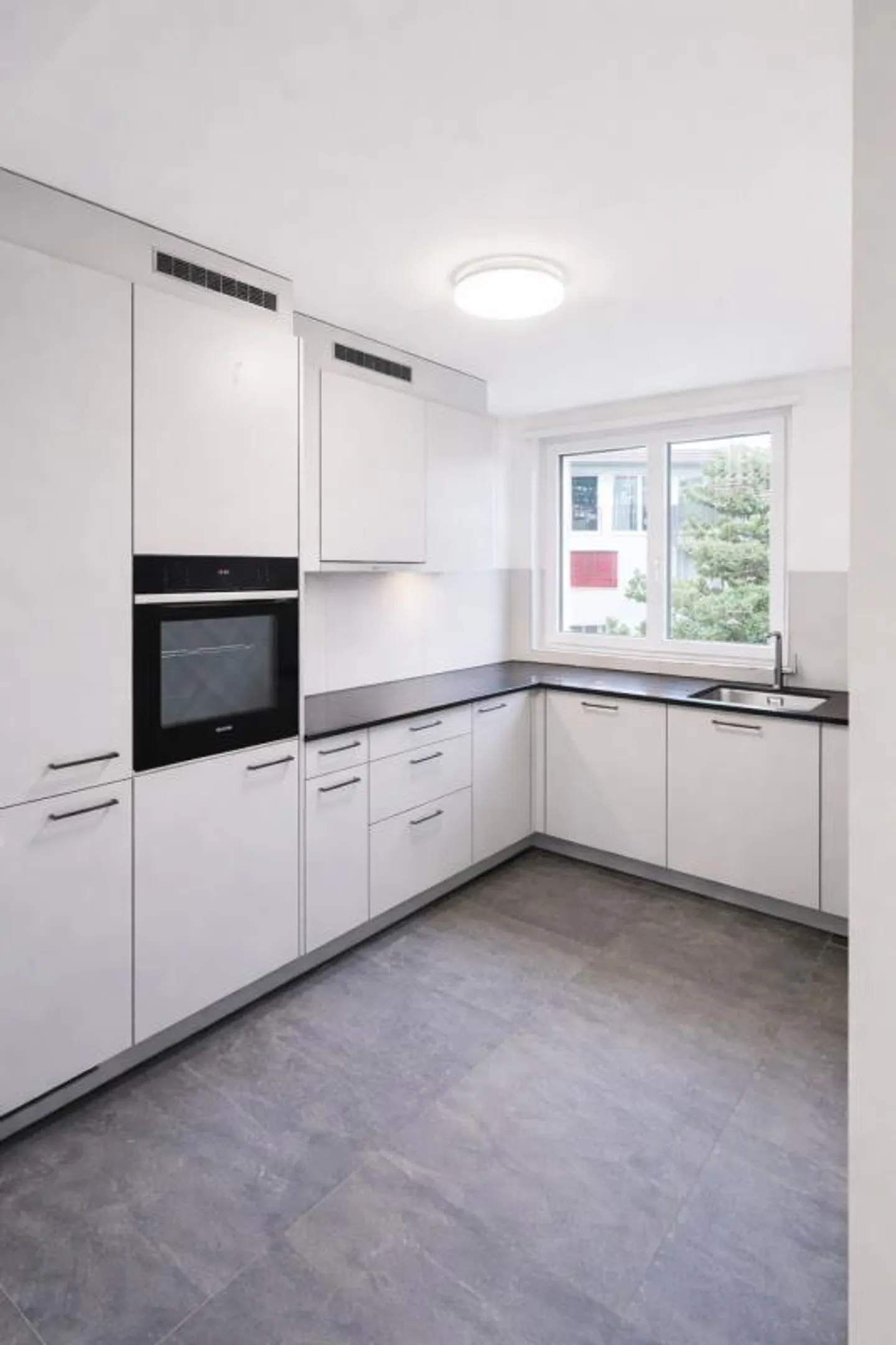 Appartamento 3.5 locali, prima occupazione dopo ristrutturazione completa - Foto 2 di 4