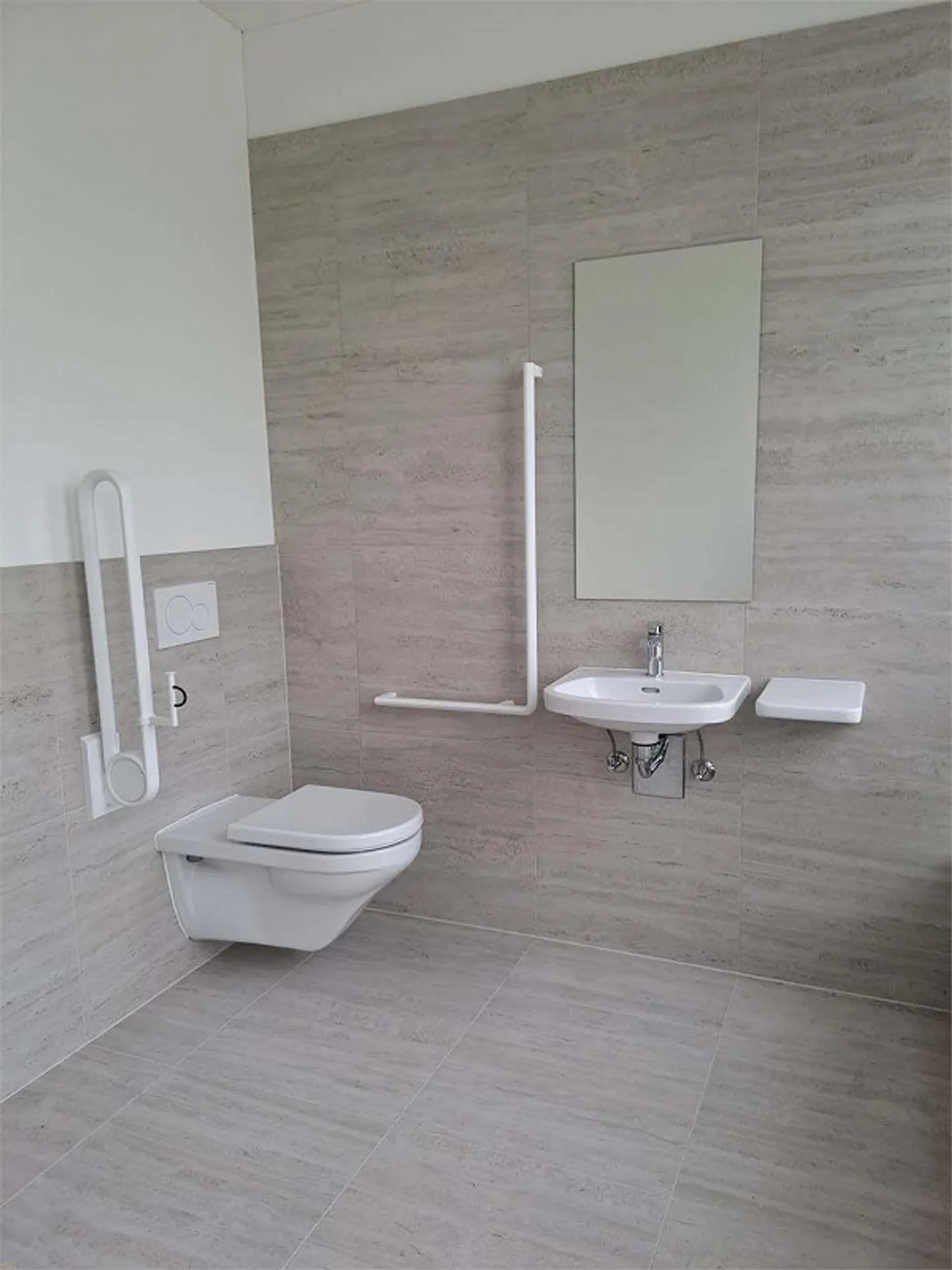 Spacious and bright commercial space with 7 rooms on the 2nd floor, renovated - Photo 10 of 11