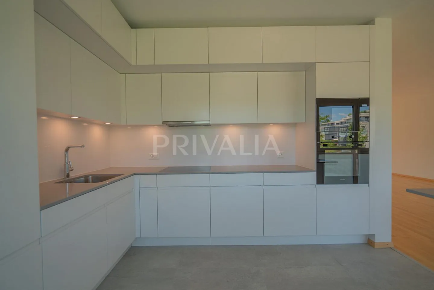 Bel appartamento di 150 m2 con balcone e giardino d'inverno - Foto 4 di 10