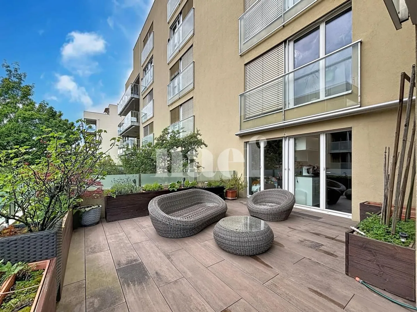 Geräumige Wohnung in einer Residenz mit Swimmingpool - Foto 1 von 13