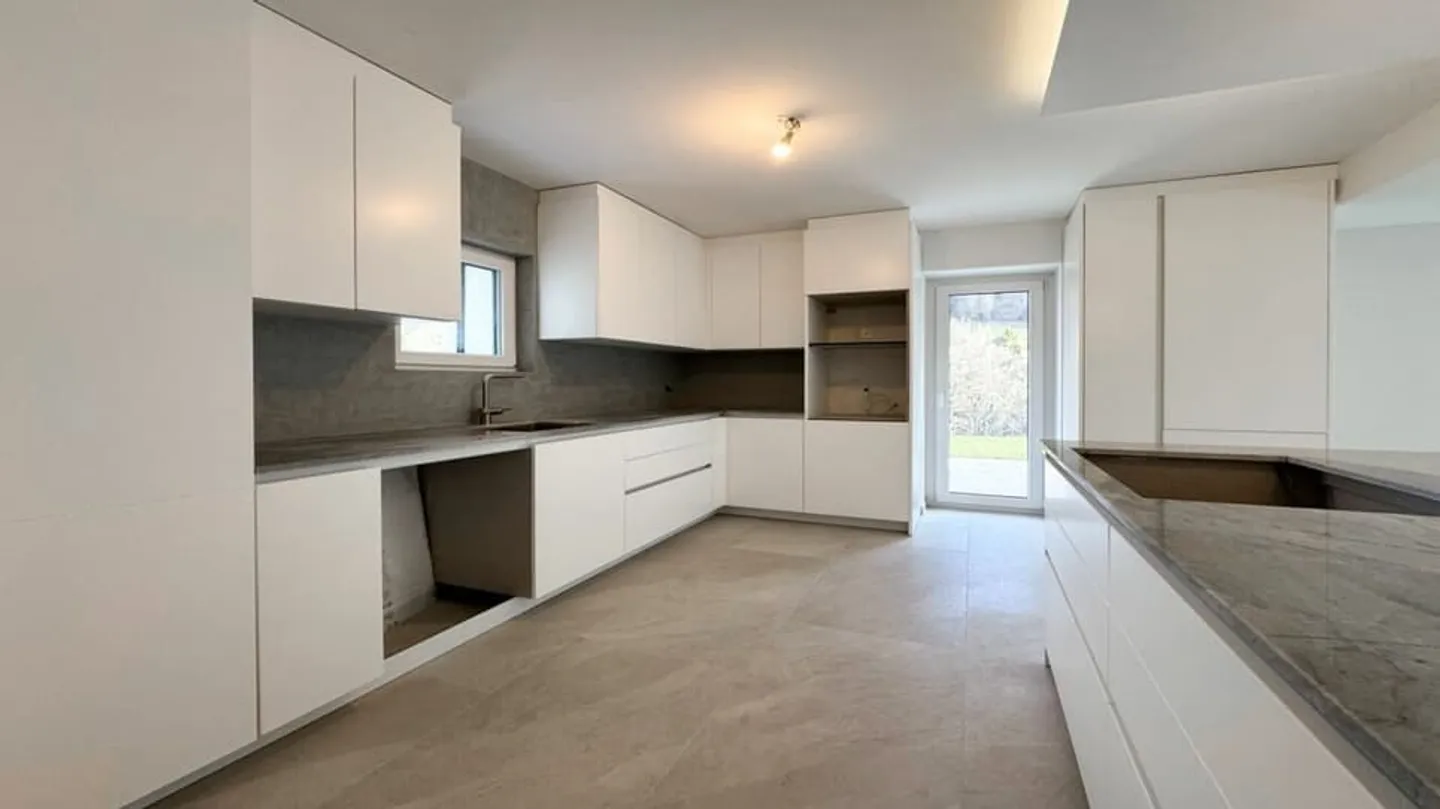 Chalet di 6,5 stanze nel cuore di Troistorrents. - Foto 3 di 13