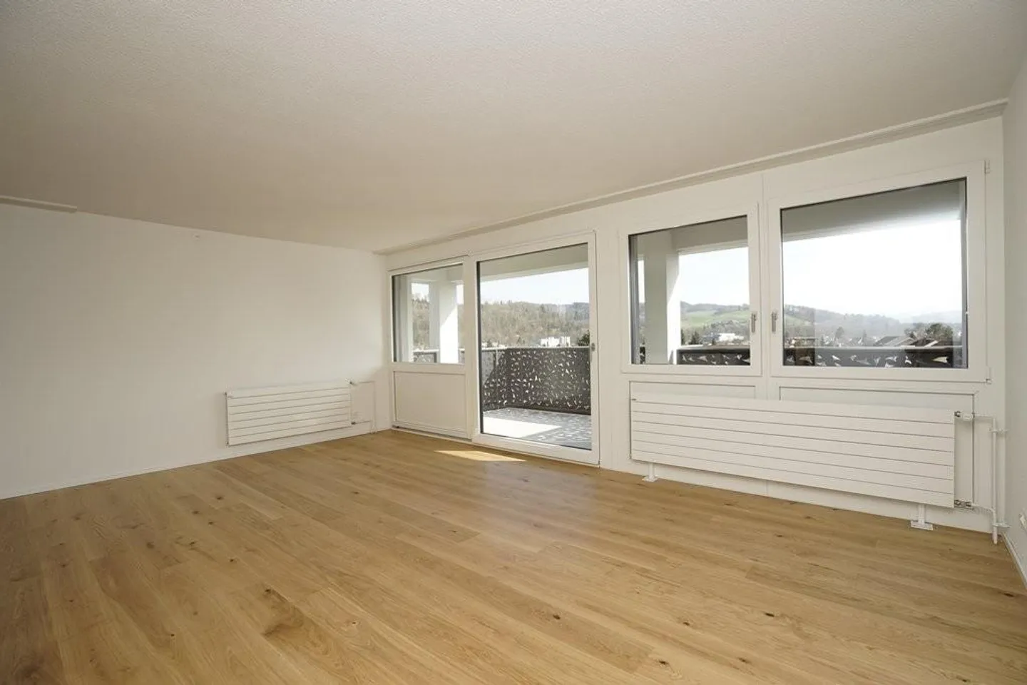 Appartement familial spacieux sur deux étages ! - Photo 2 sur 9