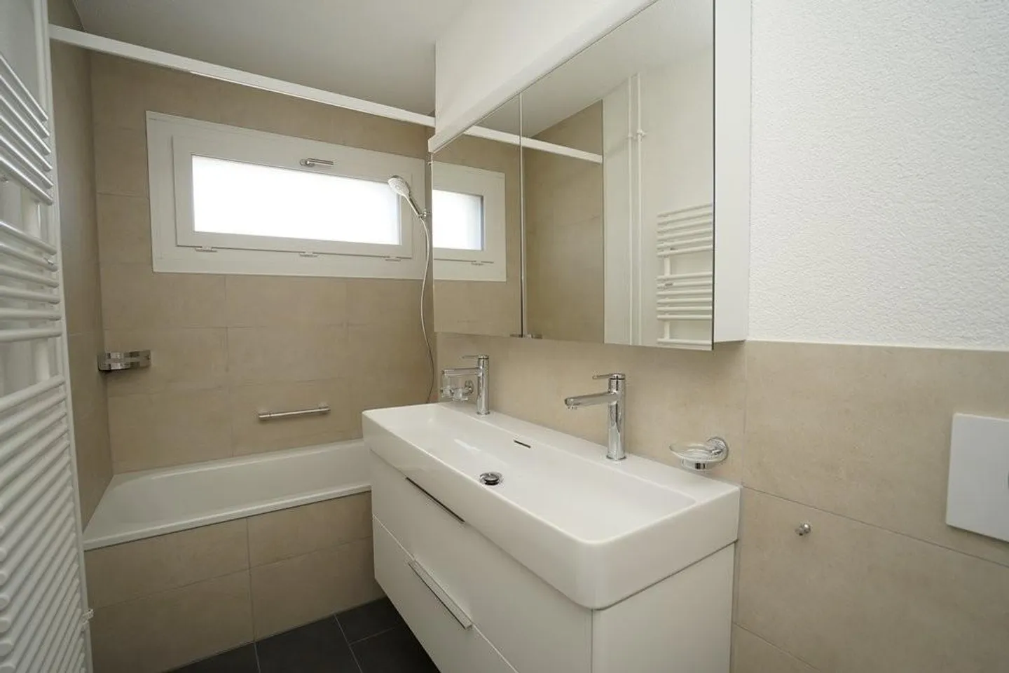 Appartement familial spacieux sur deux étages ! - Photo 6 sur 9