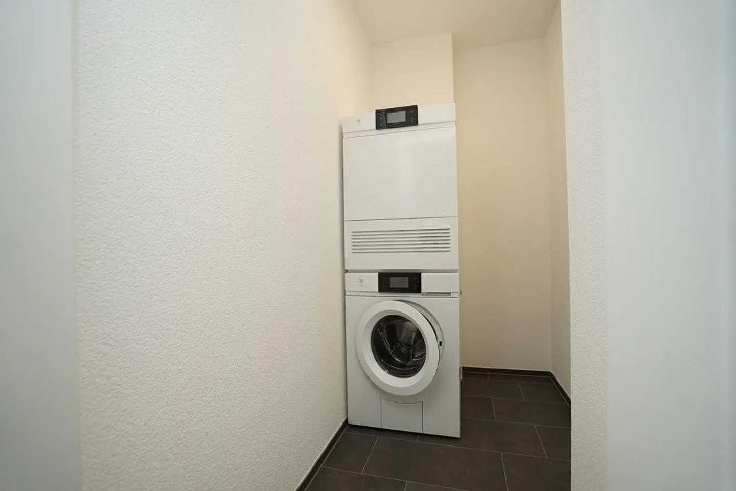 Appartement familial spacieux sur deux étages ! - Photo 8 sur 9