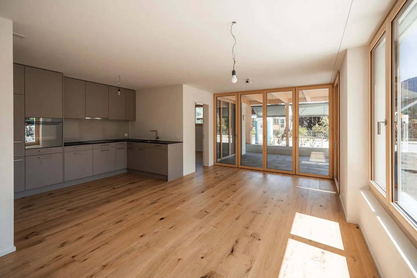 First rental 3.5 room apartment - Photo 3 of 13