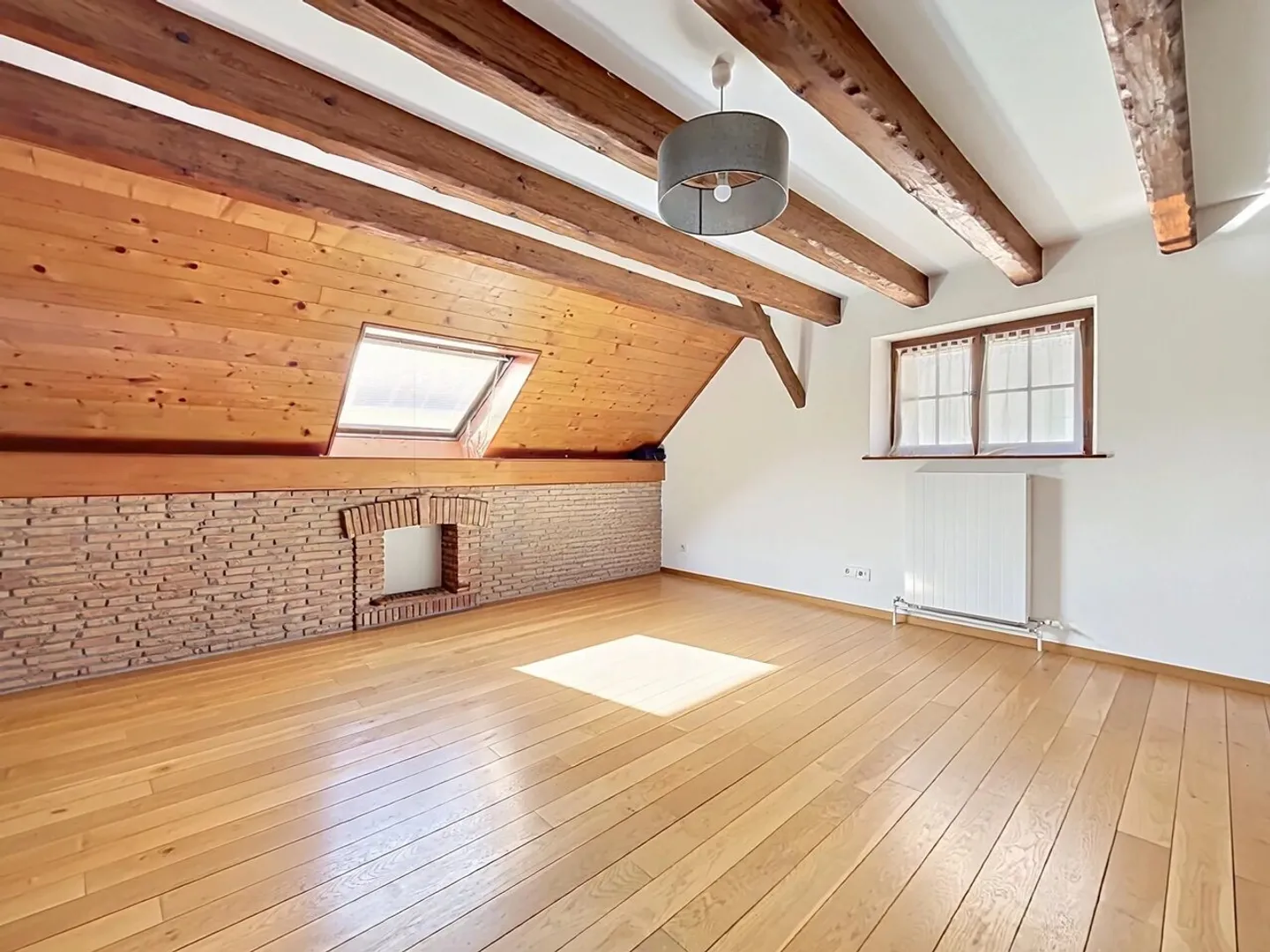 Charming Duplex Apartment - Photo 4 of 13