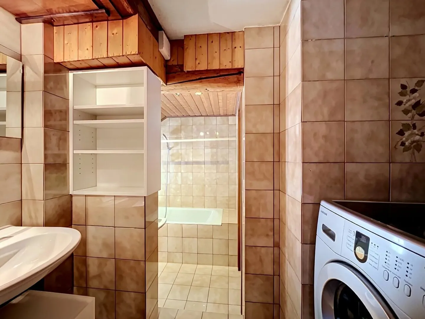 Charming Duplex Apartment - Photo 6 of 13
