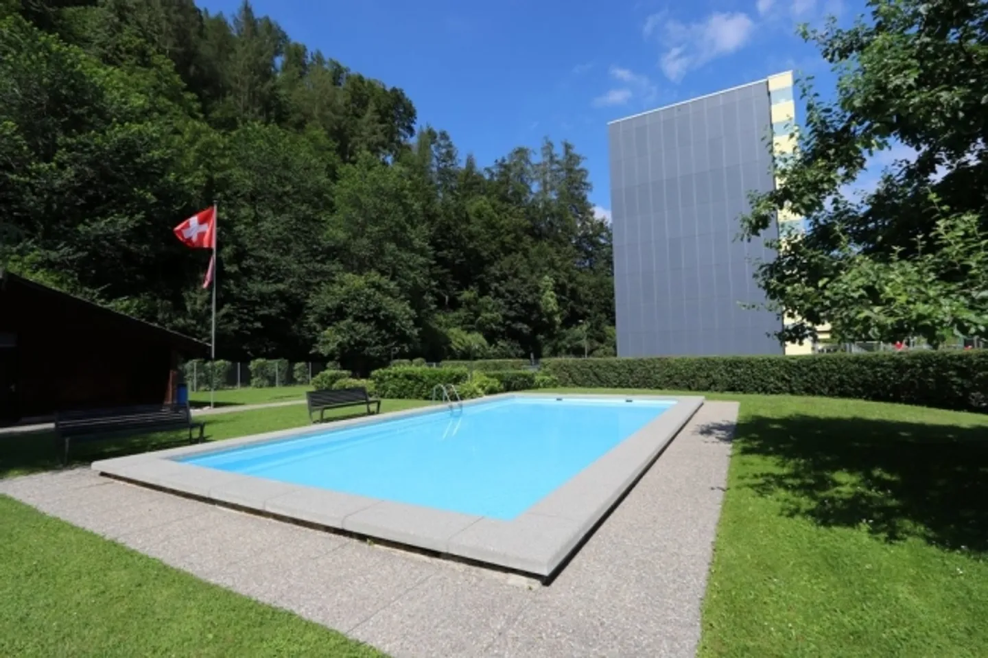 «kinderfreundliche ruhige Wohnlage am Waldrand mit Schwimmbad» - Foto 9 von 11