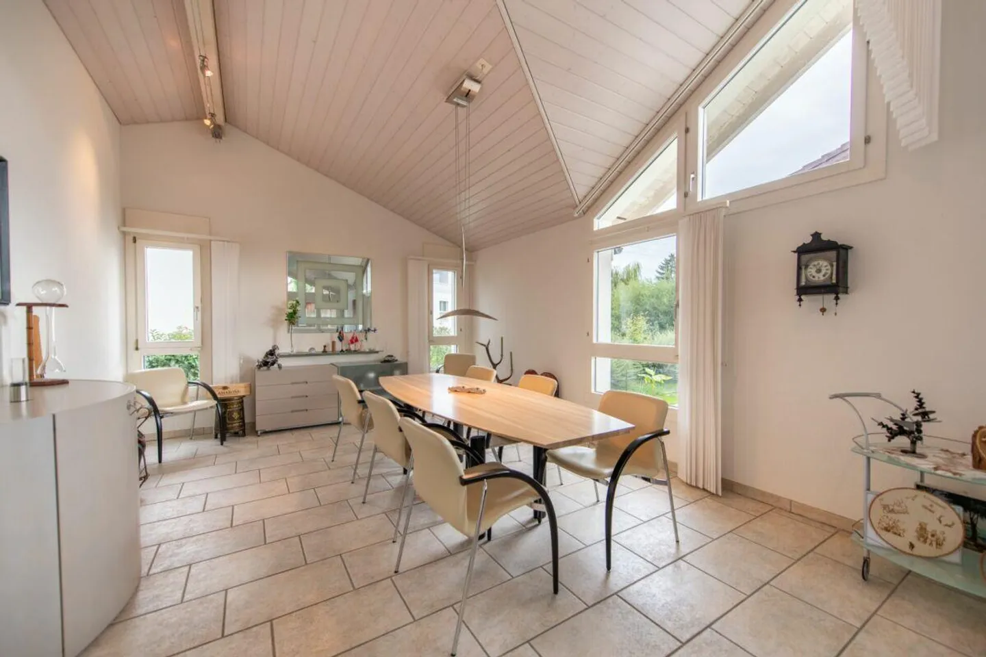 Vivre & Se Détendre : Maison Individuelle Spacieuse avec Oasis de Bien-Être - Photo 4 sur 30