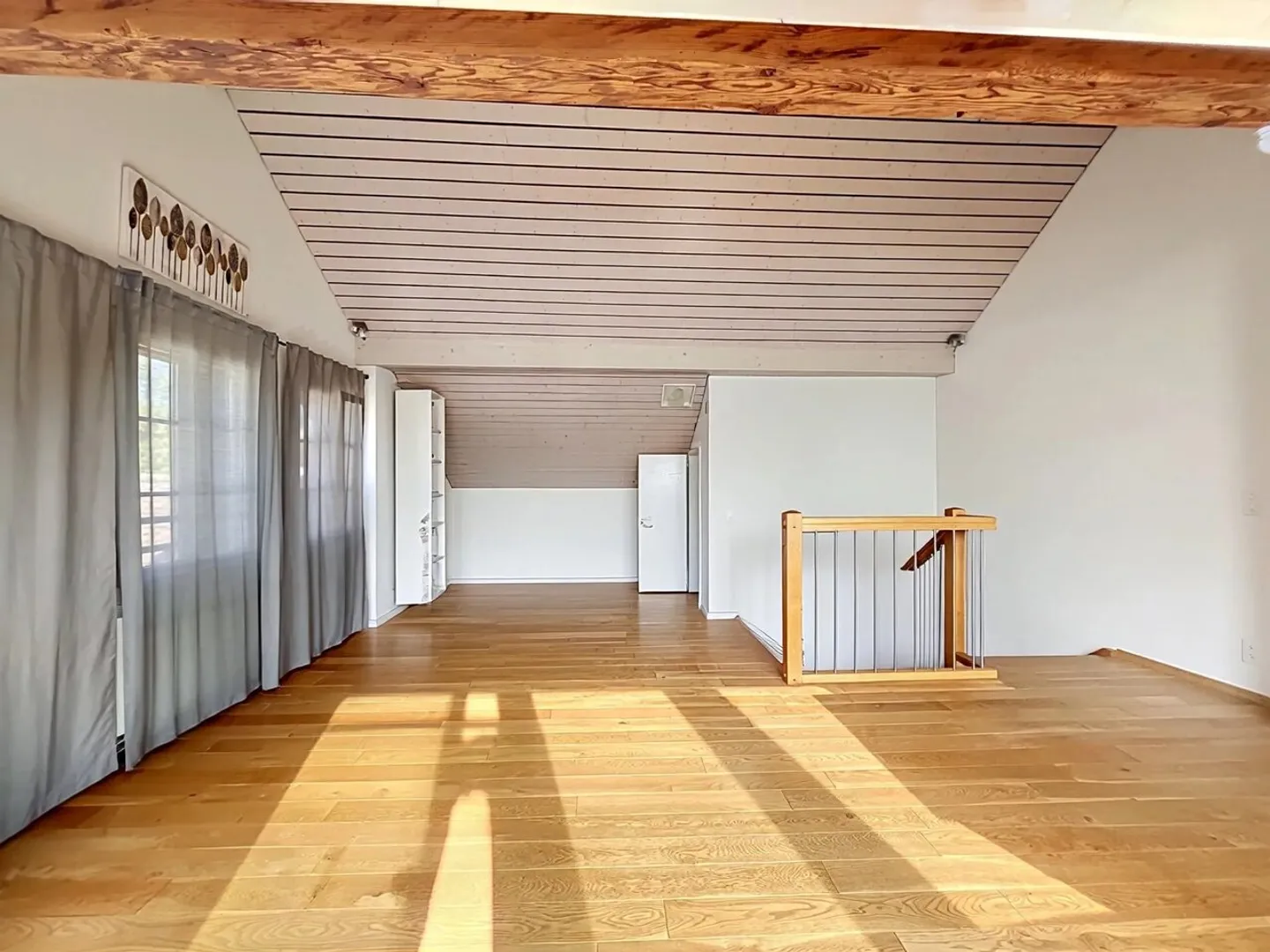 Charming Duplex Apartment - Photo 9 of 13