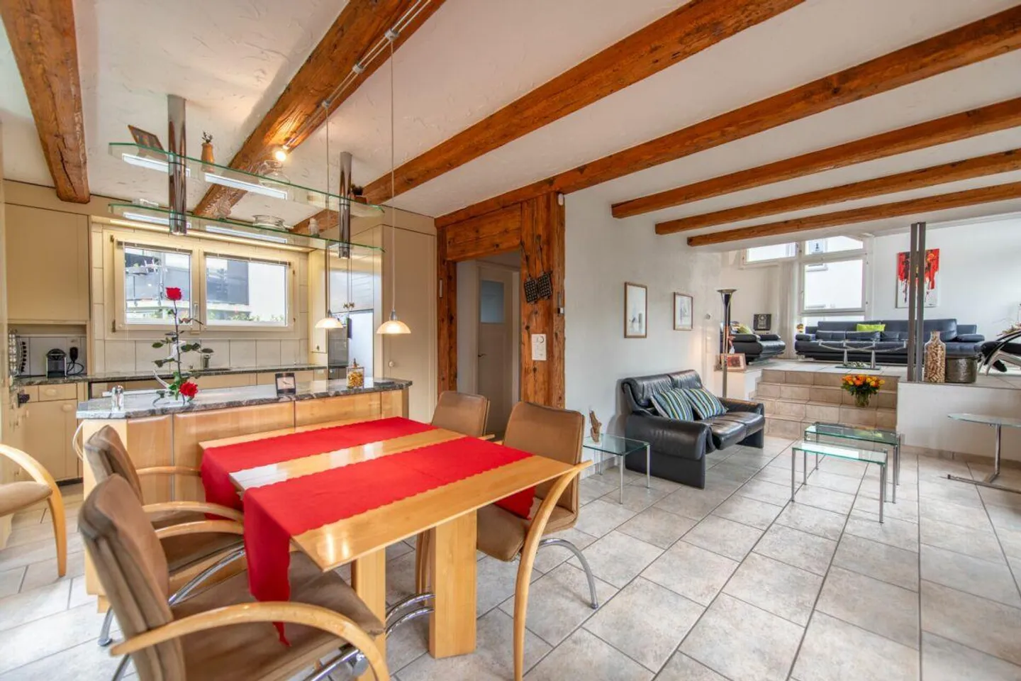 Vivre & Se Détendre : Maison Individuelle Spacieuse avec Oasis de Bien-Être - Photo 7 sur 30