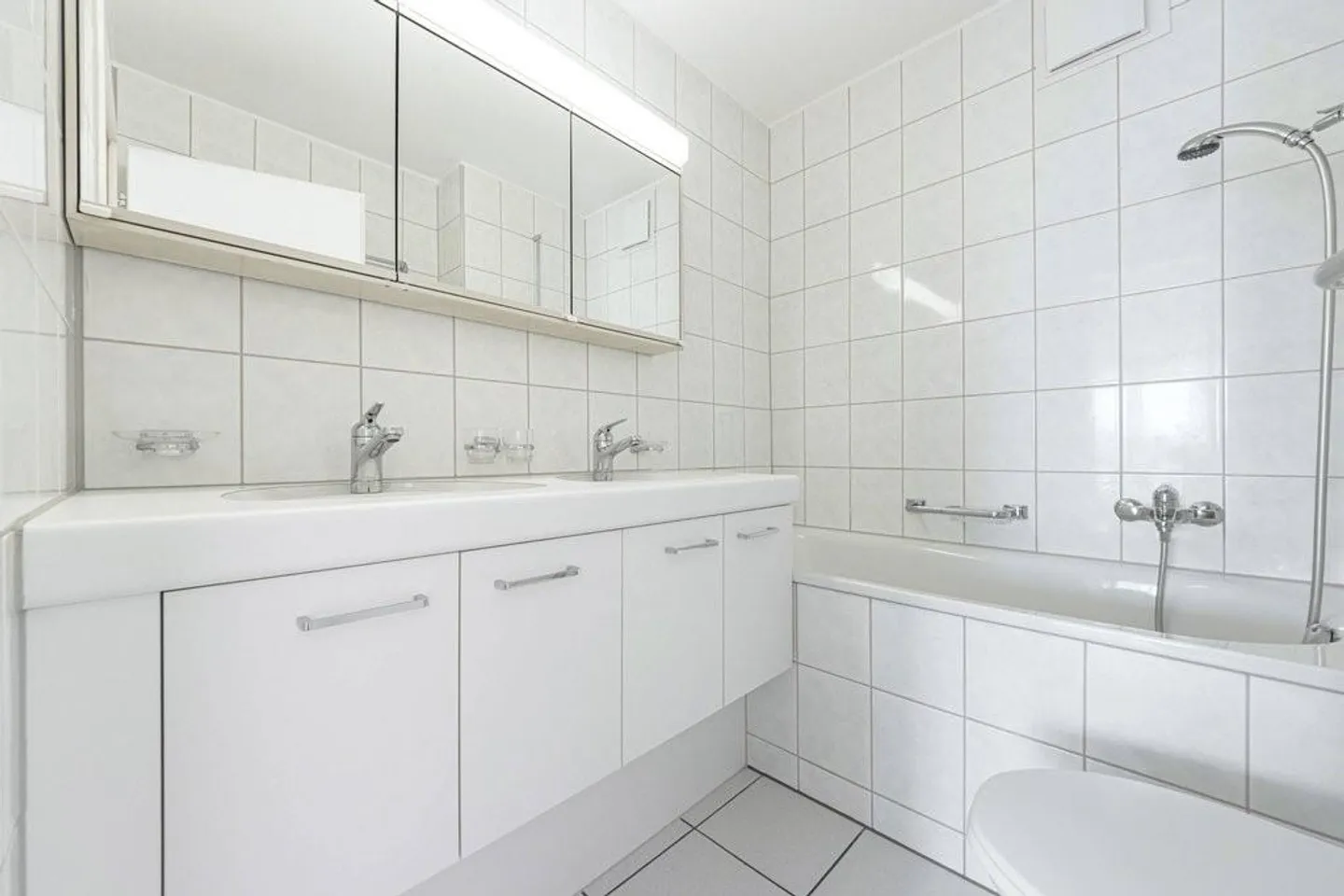 RENT WITHOUT DEPOSIT - Apartment with a beautiful view - Photo 3 of 5