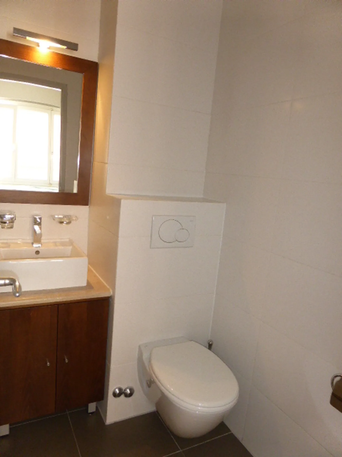 Appartement Charmant - Photo 2 sur 4