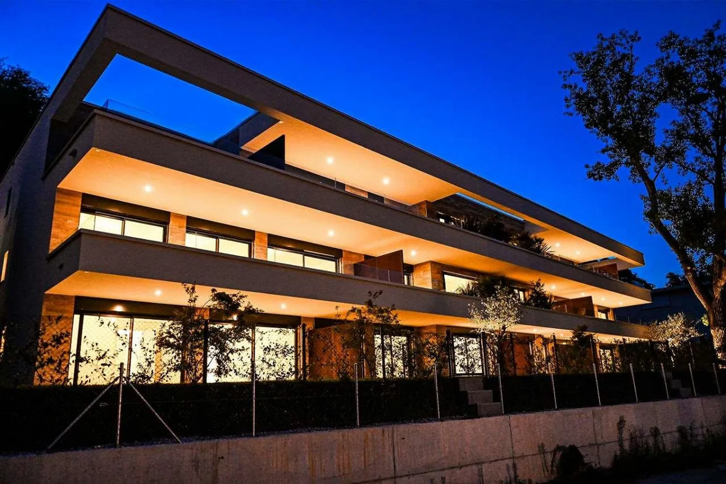 BARBENGO - Attic 4.5 rooms - Rent with Redemption - Photo 9 of 9