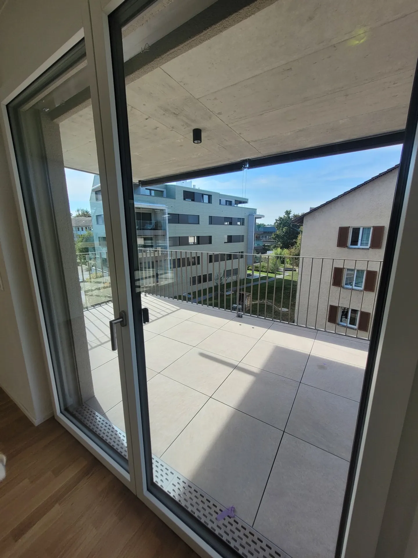 First occupancy in HIGH FIVE – Spacious 4.5-room apartment with winter garden & balcony - Photo 4 of 12