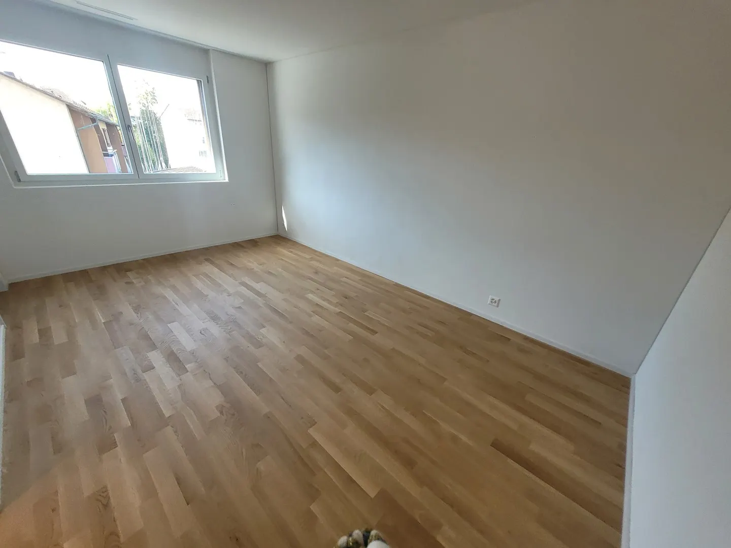 First occupancy in HIGH FIVE – Spacious 4.5-room apartment with winter garden & balcony - Photo 8 of 12