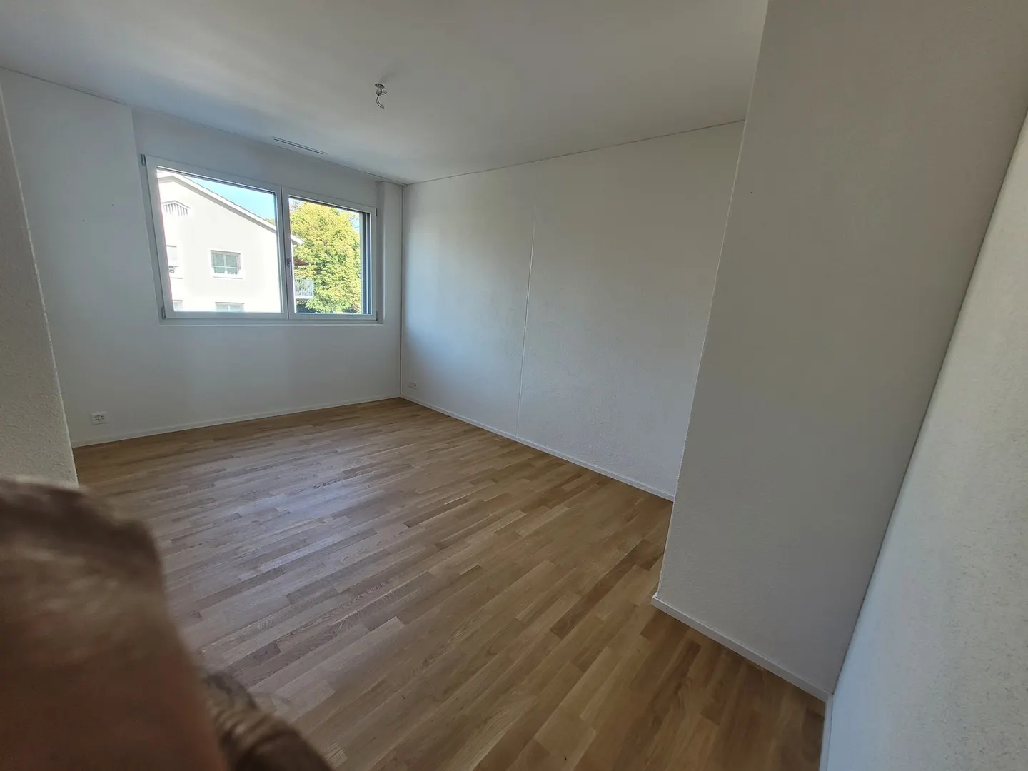 First occupancy in HIGH FIVE – Spacious 4.5-room apartment with winter garden & balcony - Photo 9 of 12