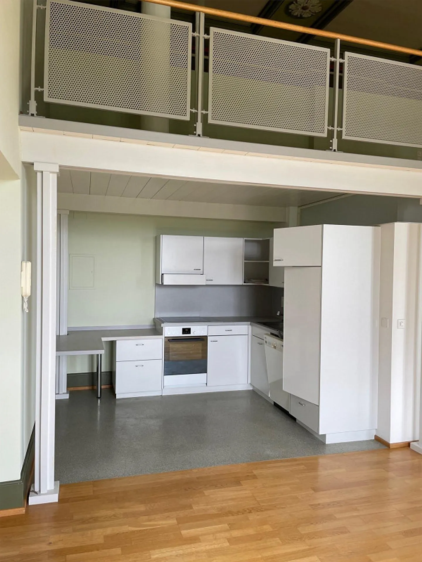 Appartement galerie 1 chambre (100 m2) dans le château historique - Photo 3 sur 7