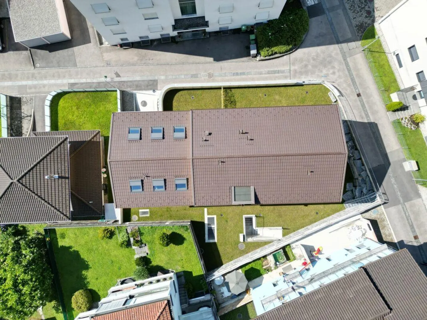 Appartement moderne de 3,5 pièces avec jardin à Gordola - Photo 13 sur 13