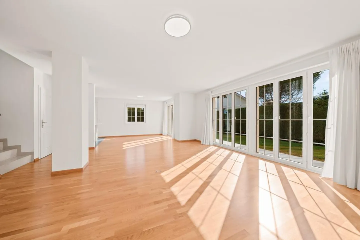 ELEGANCE, SPACE AND SERENITY - Photo 2 of 9