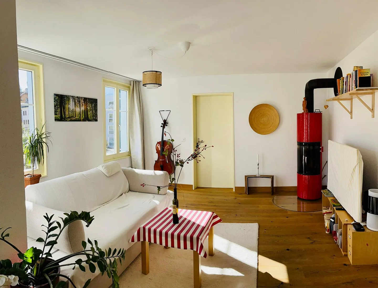 Sonnige 4-Zimmer-Wohnung mit Balkon und schöner Aussicht in St. Gallen - Foto 1 von 13