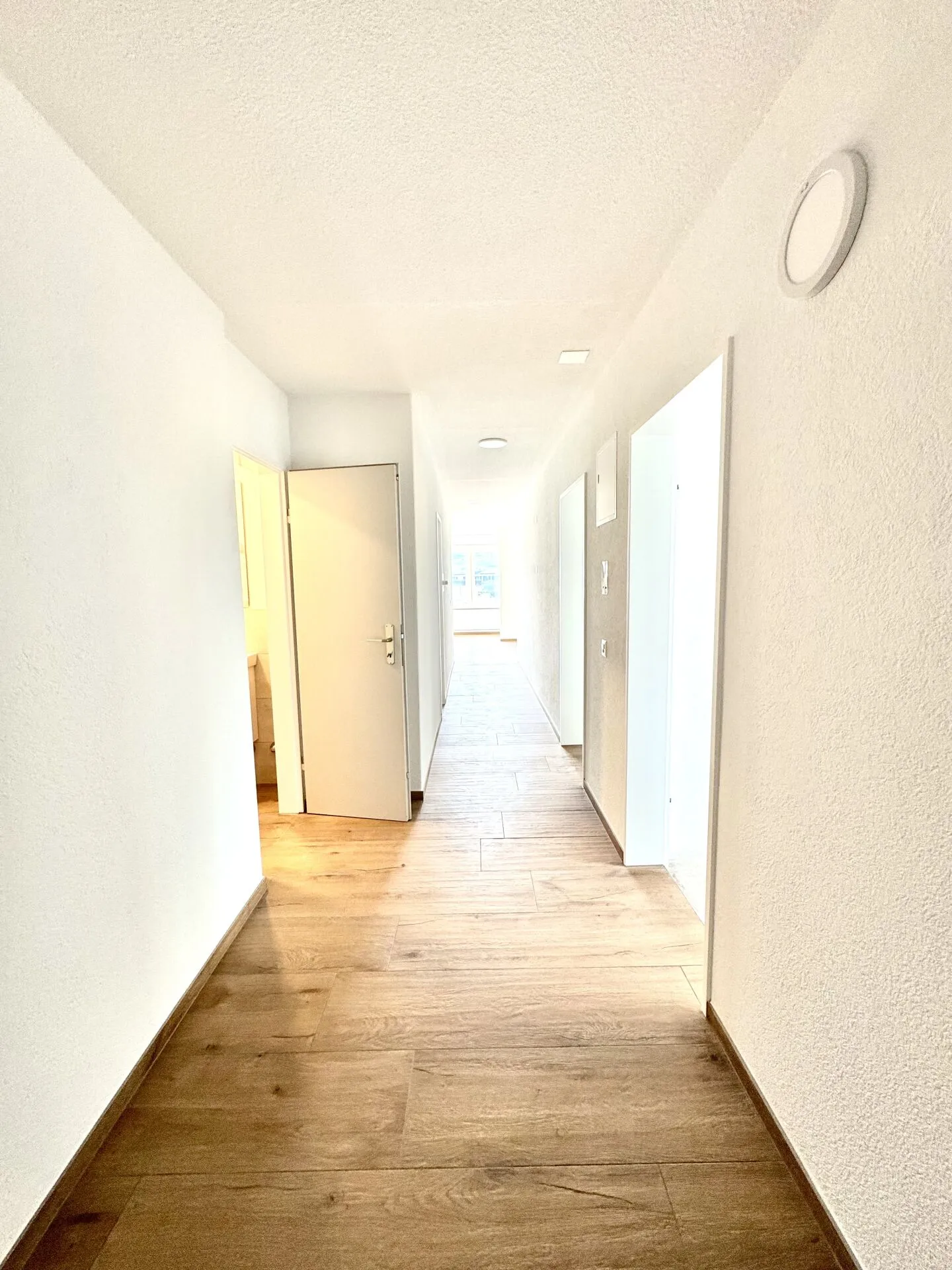 Appartamento 3.5 stanze appena ristrutturato a Wohlen - Foto 14 di 27