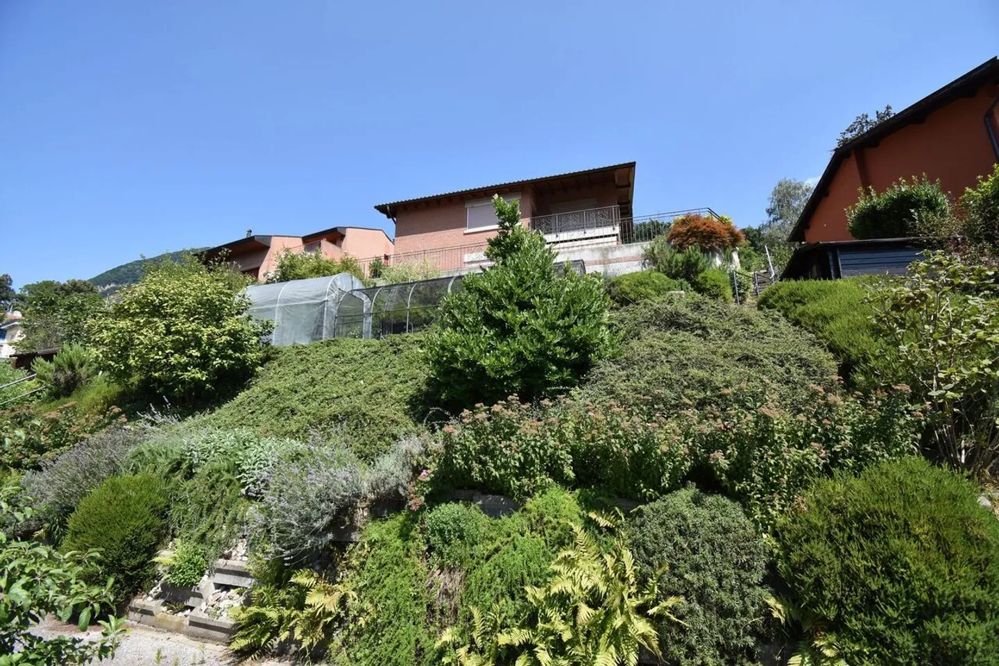 Charmante maison individuelle avec vue sur le lac - Photo 1 sur 13