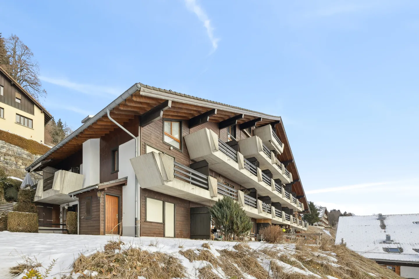 A green and peaceful setting with an unobstructed view - Photo 2 of 12