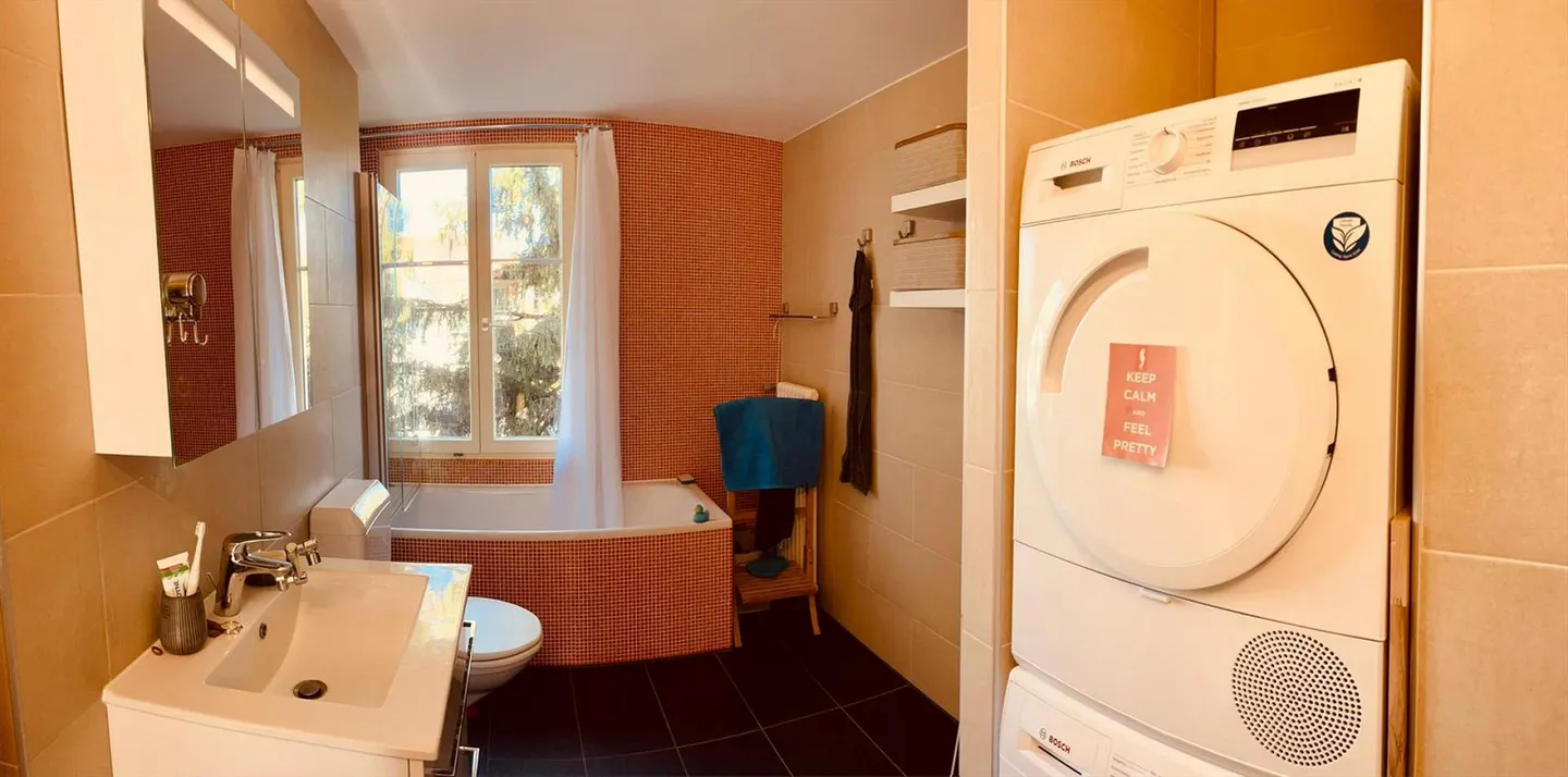 Sonnige 4-Zimmer-Wohnung mit Balkon und schöner Aussicht in St. Gallen - Foto 8 von 13