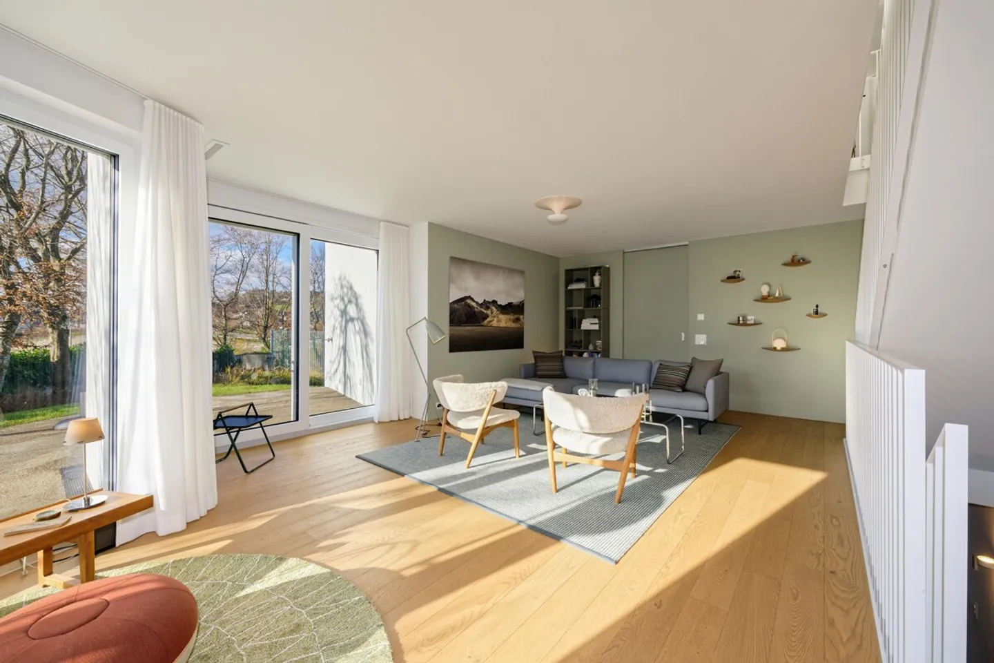 Zwischen See und Wald: Reiheneckhaus an erhöhter Lage - Foto 2 von 5